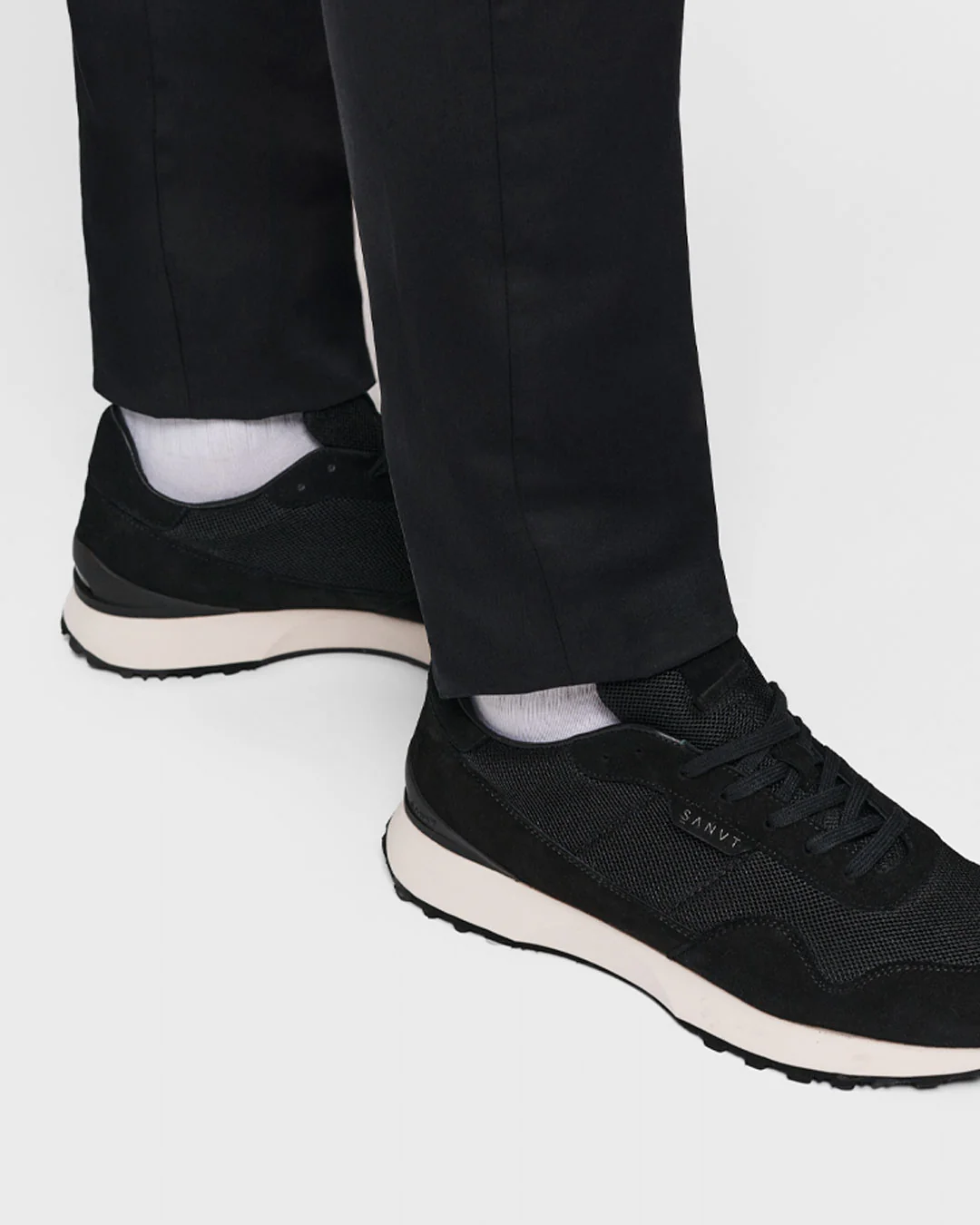 The Heritage Runner - Black - Image 3