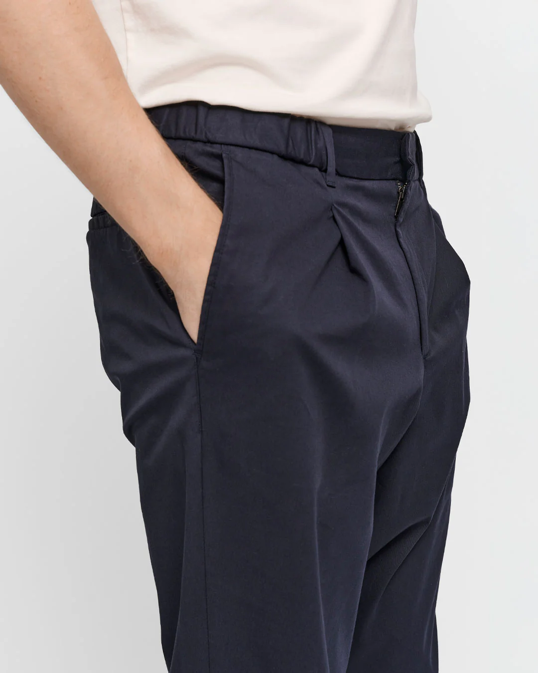The Relaxed Chino - Navy - Image 4