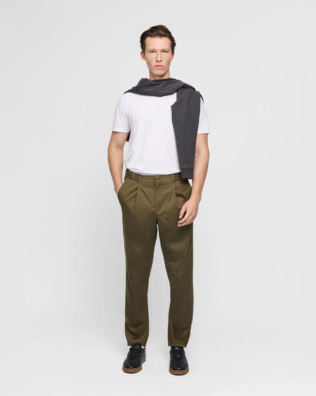 The Relaxed Chino - Olive Green - Image 3