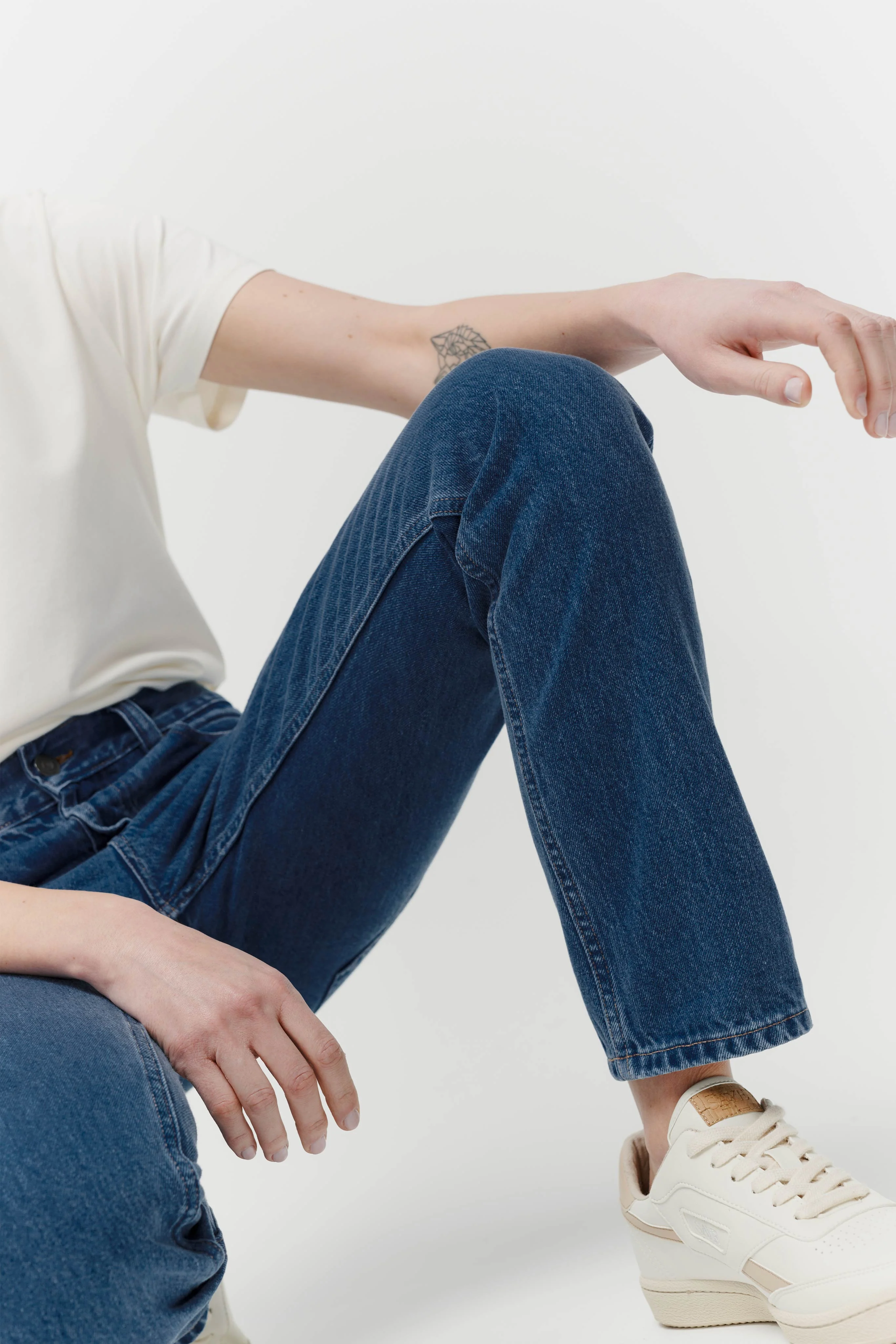 The Unisex Jeans - Washed Blue - Image 6